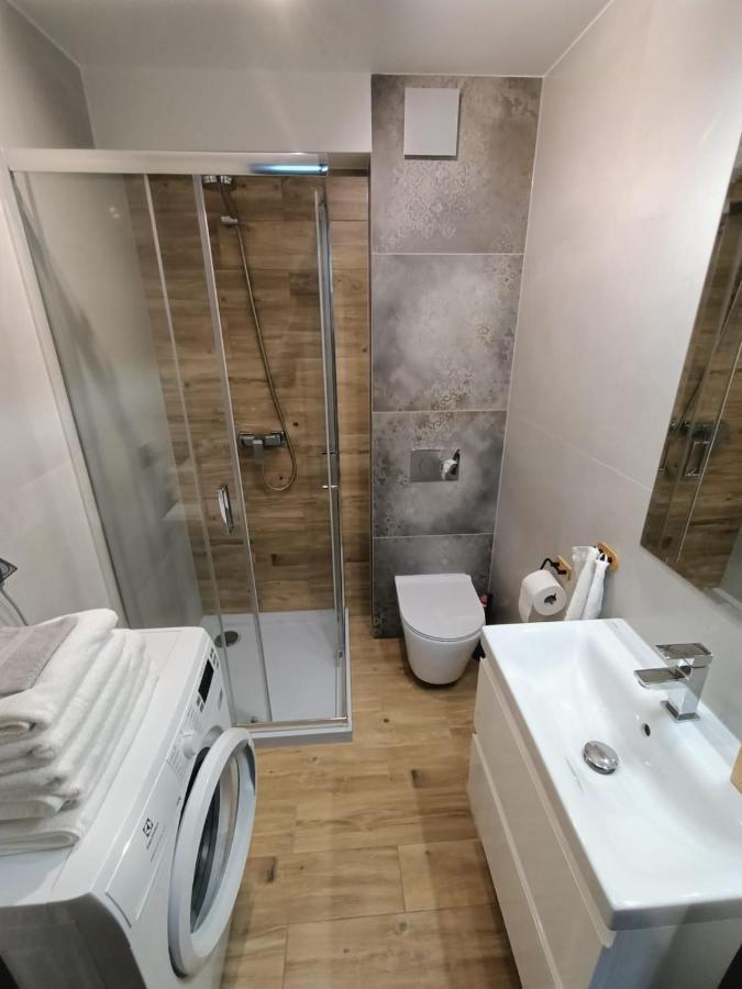 키엘체 Apartament Janowskiego Klimatyzacja, Air Conditioning, Ground Floor, Parking, Parter, Cisza I Spokoj, Quiet And Pleasant, Idealny Na Odpoczynek Perfect For Rest 아파트 외부 사진